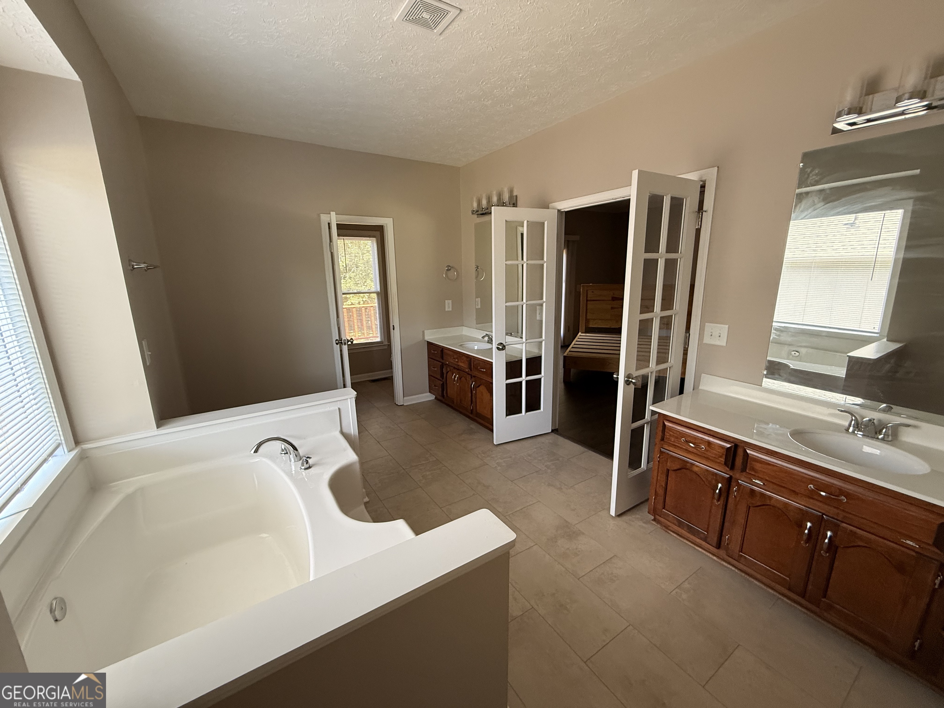 Lavonia, Georgia 30553, United States, 4 Bedrooms Bedrooms, ,4 BathroomsBathrooms,Residential,Active,218759