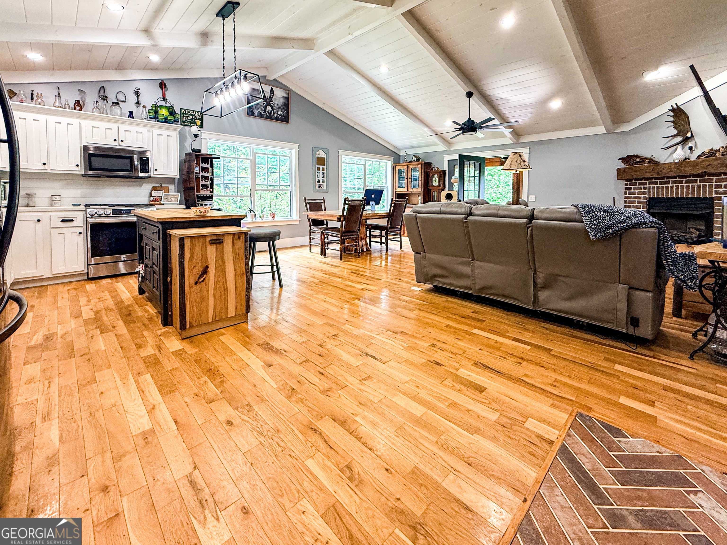771 Burgess Gap RD