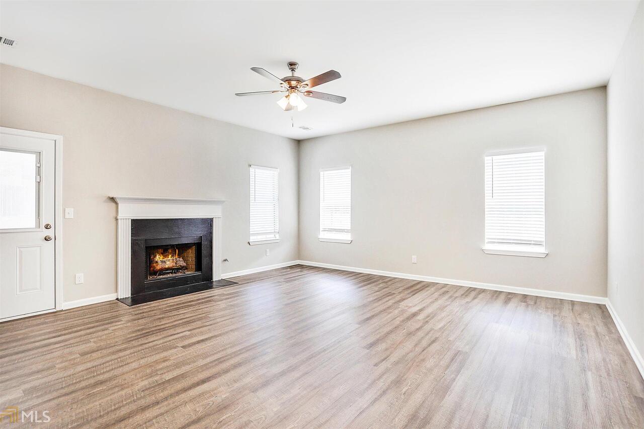 Lakeside Manor - Residential Lease