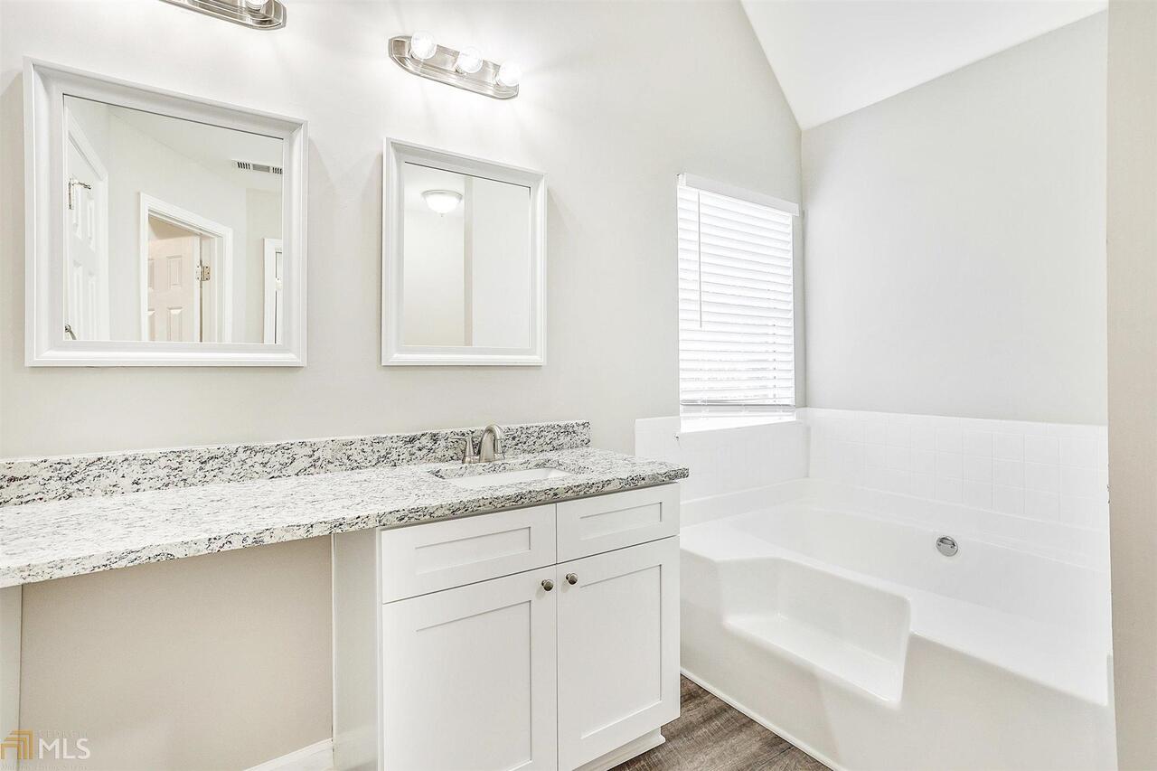 Lakeside Manor - Residential Lease