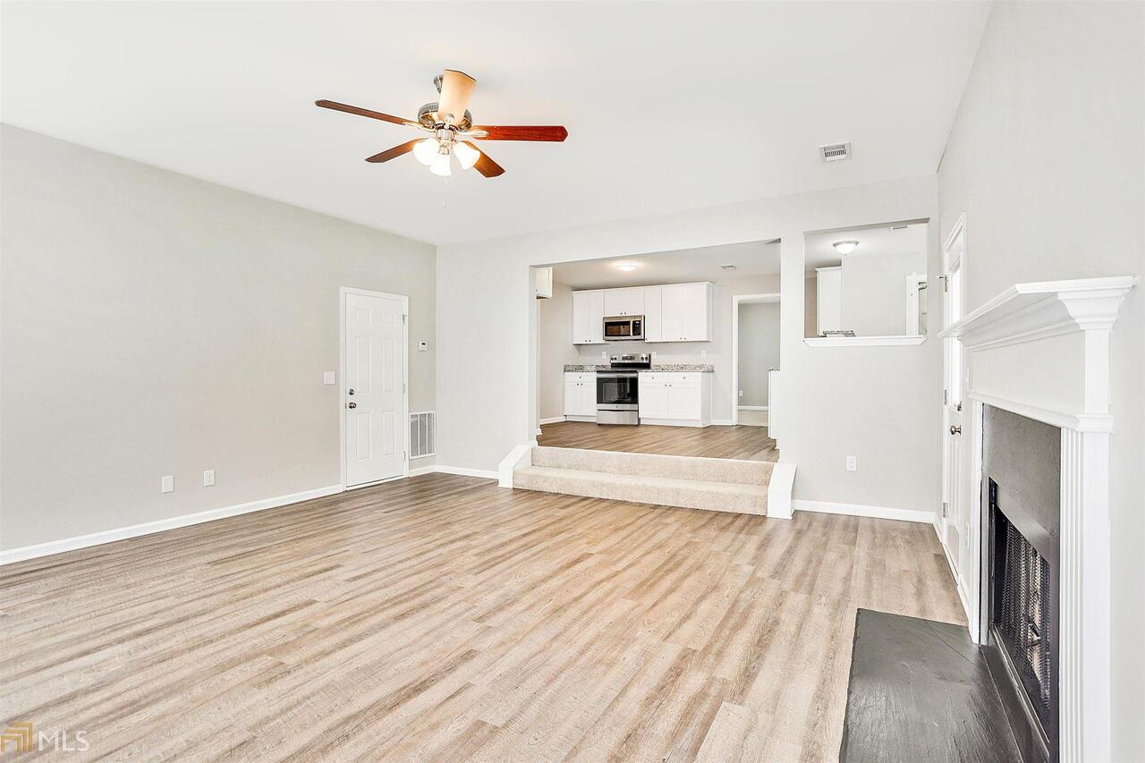 Lakeside Manor - Residential Lease