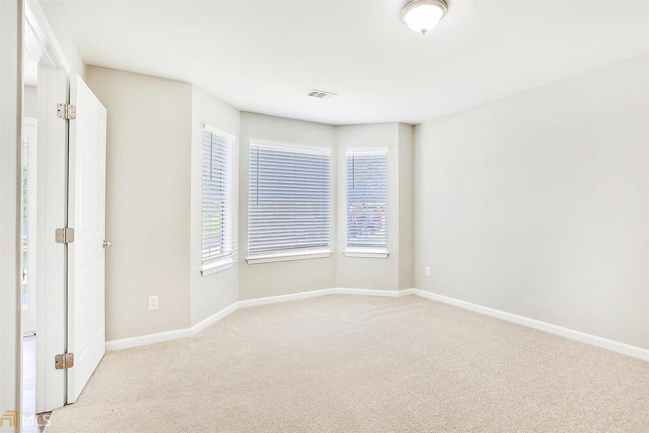 Lakeside Manor - Residential Lease