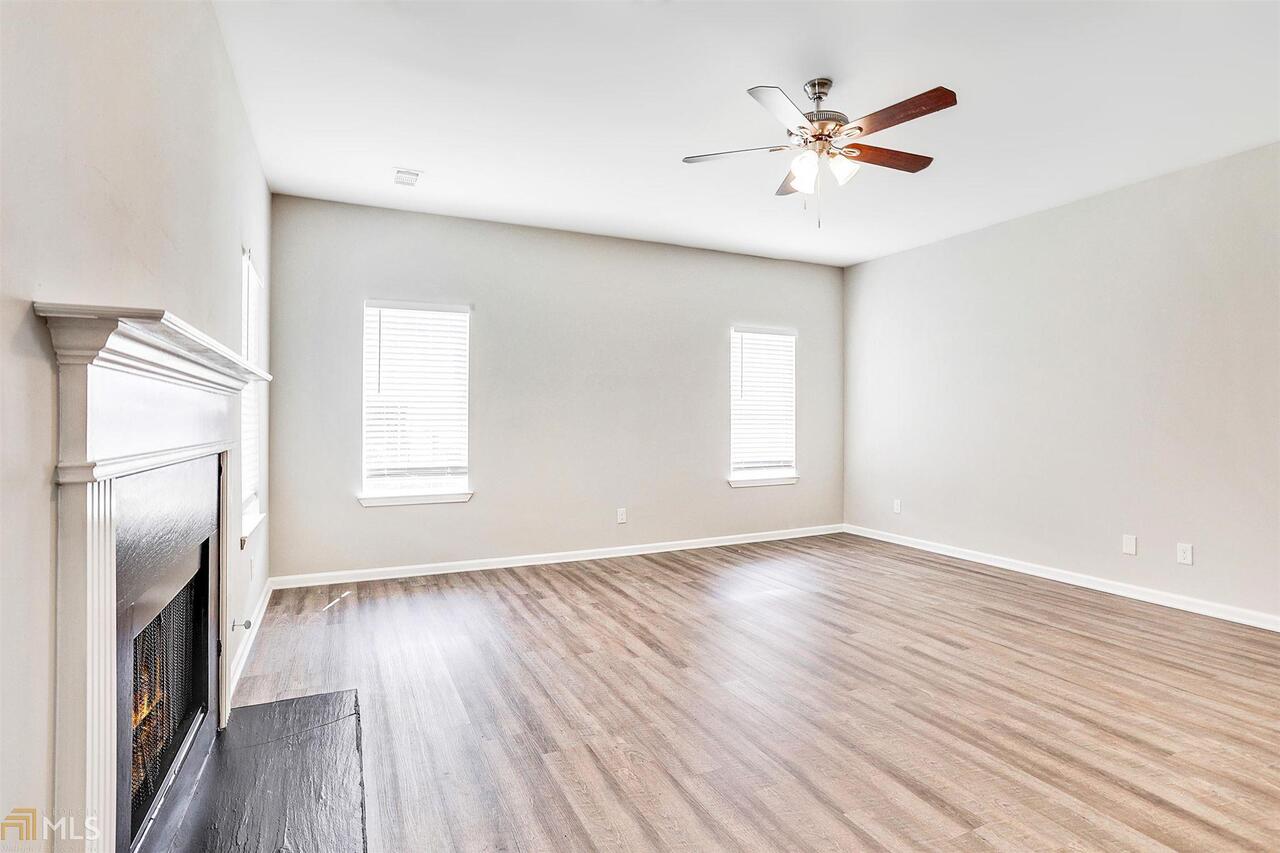 Lakeside Manor - Residential Lease