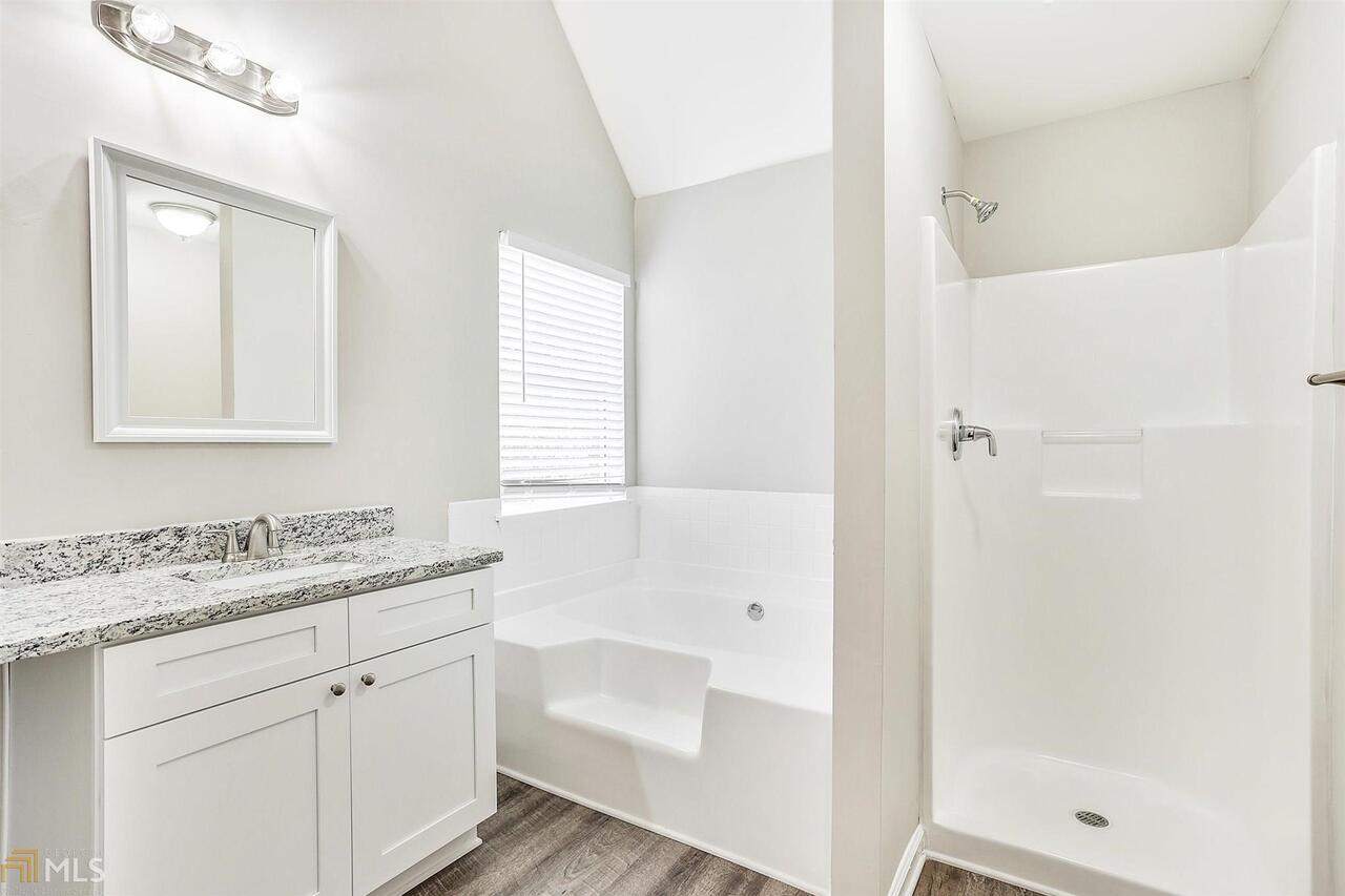 Lakeside Manor - Residential Lease