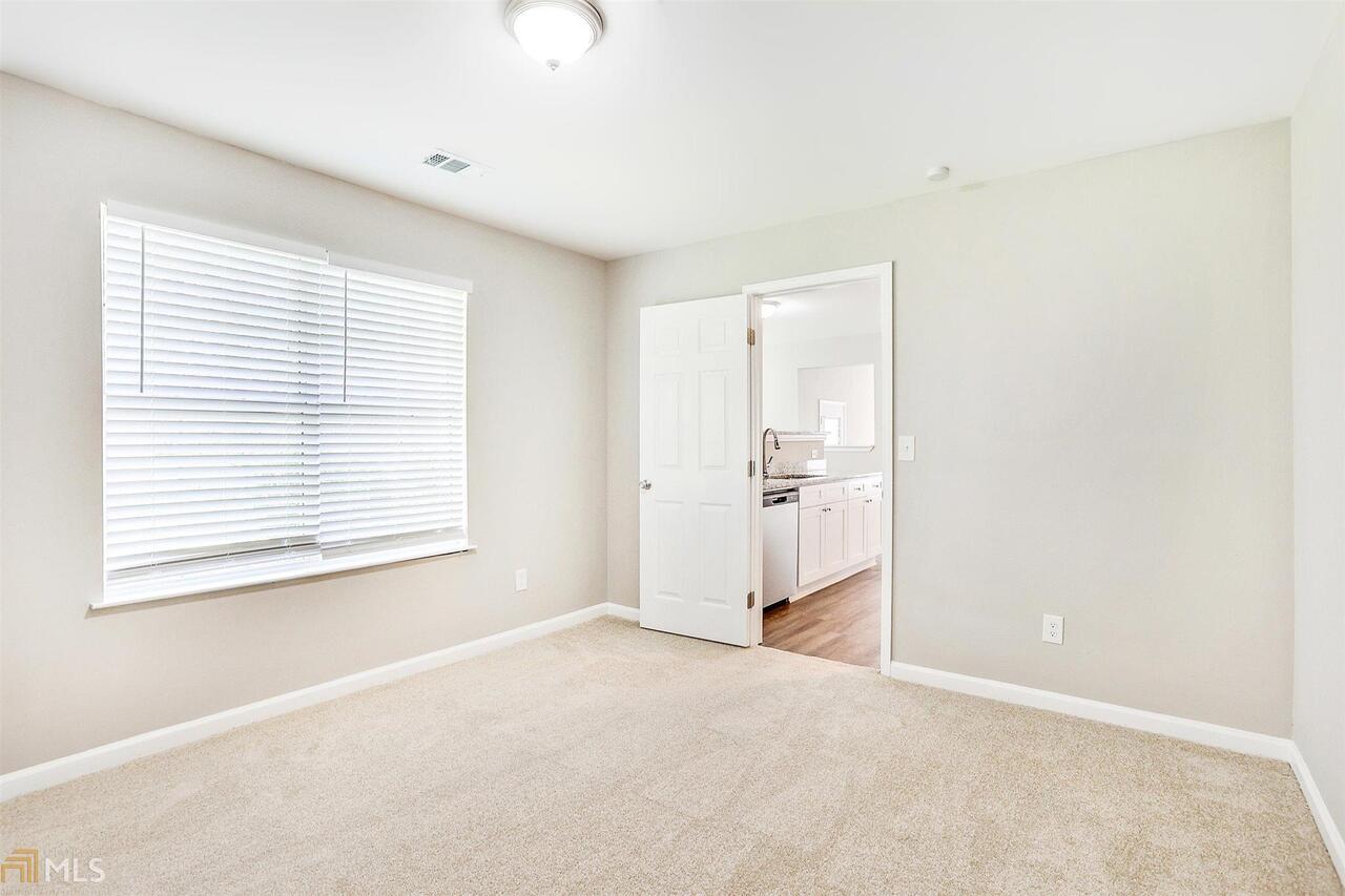 Lakeside Manor - Residential Lease