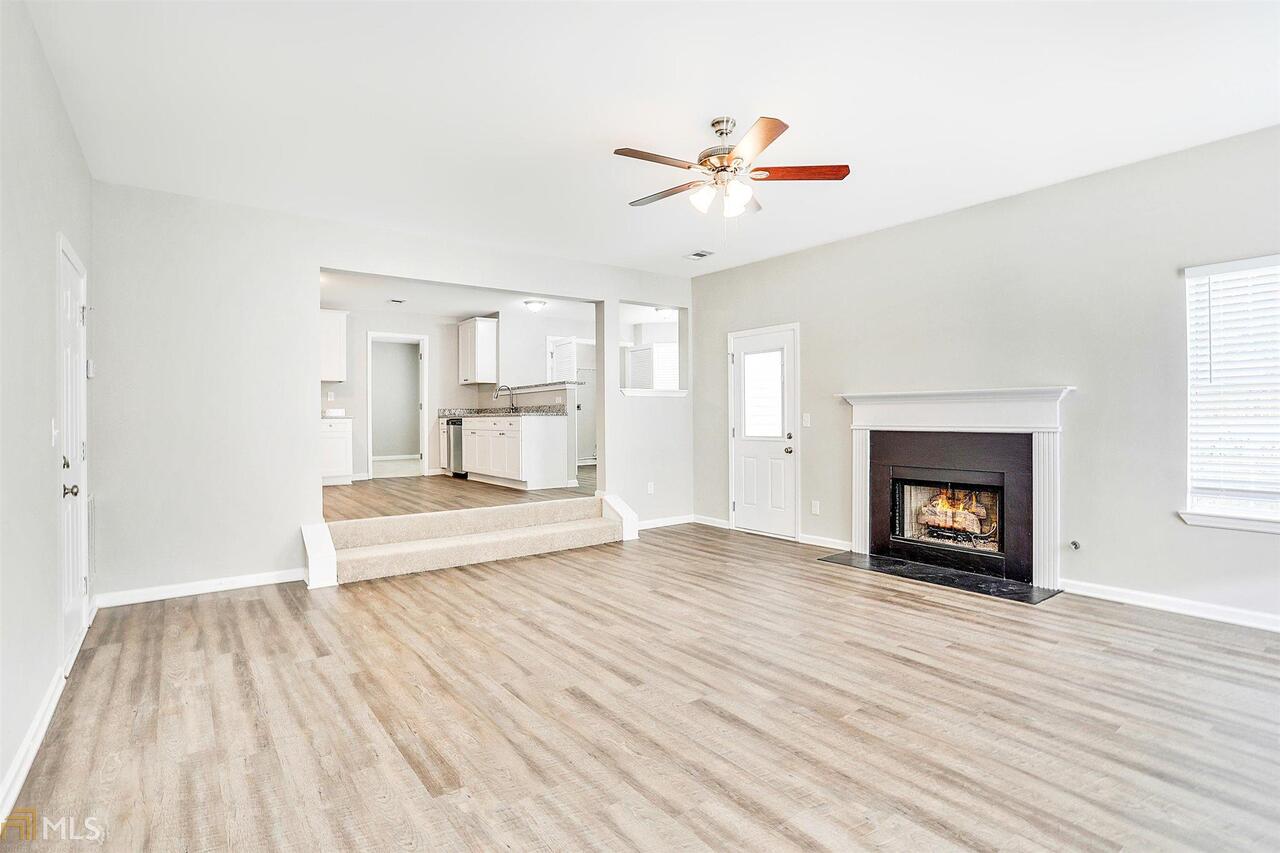 Lakeside Manor - Residential Lease