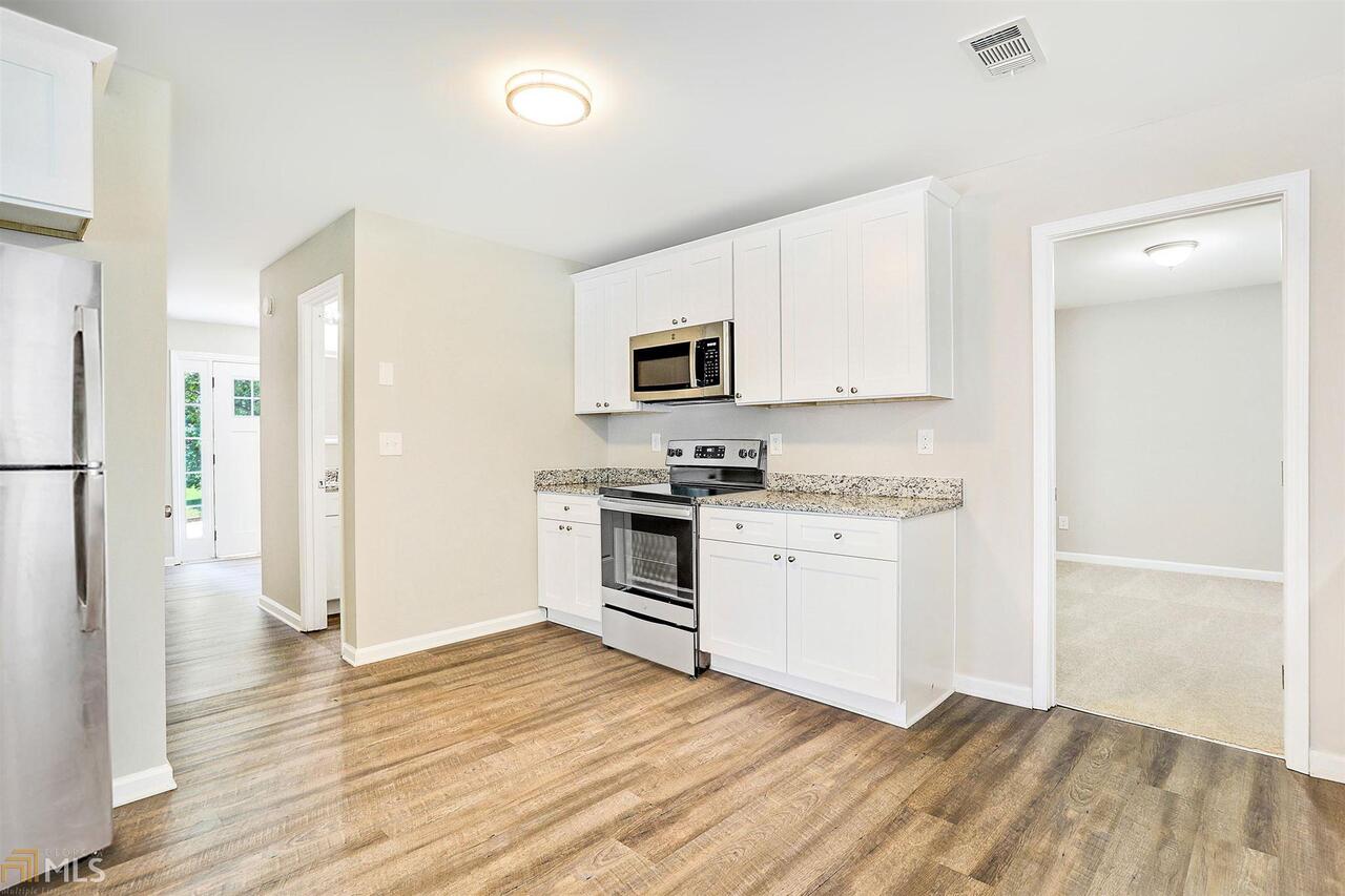 Lakeside Manor - Residential Lease