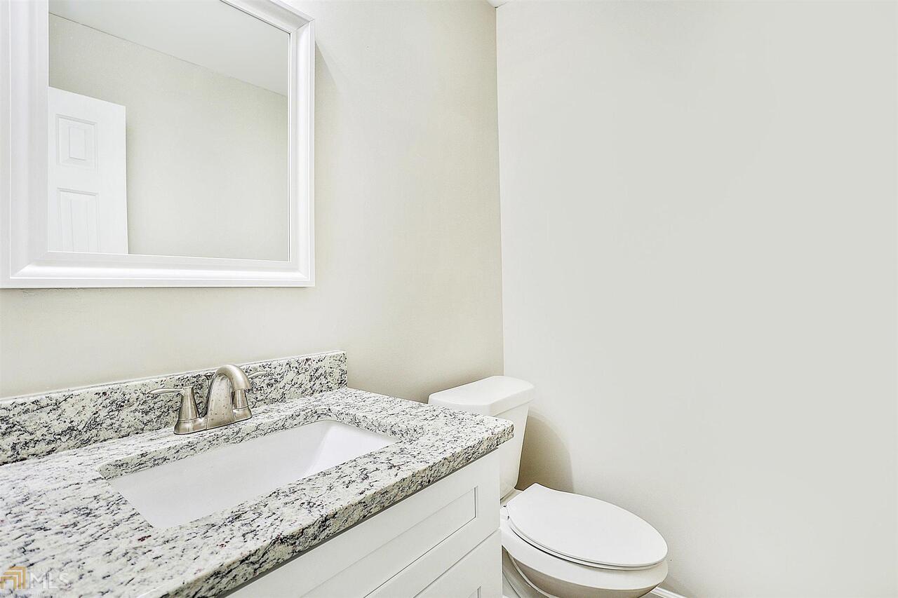 Lakeside Manor - Residential Lease