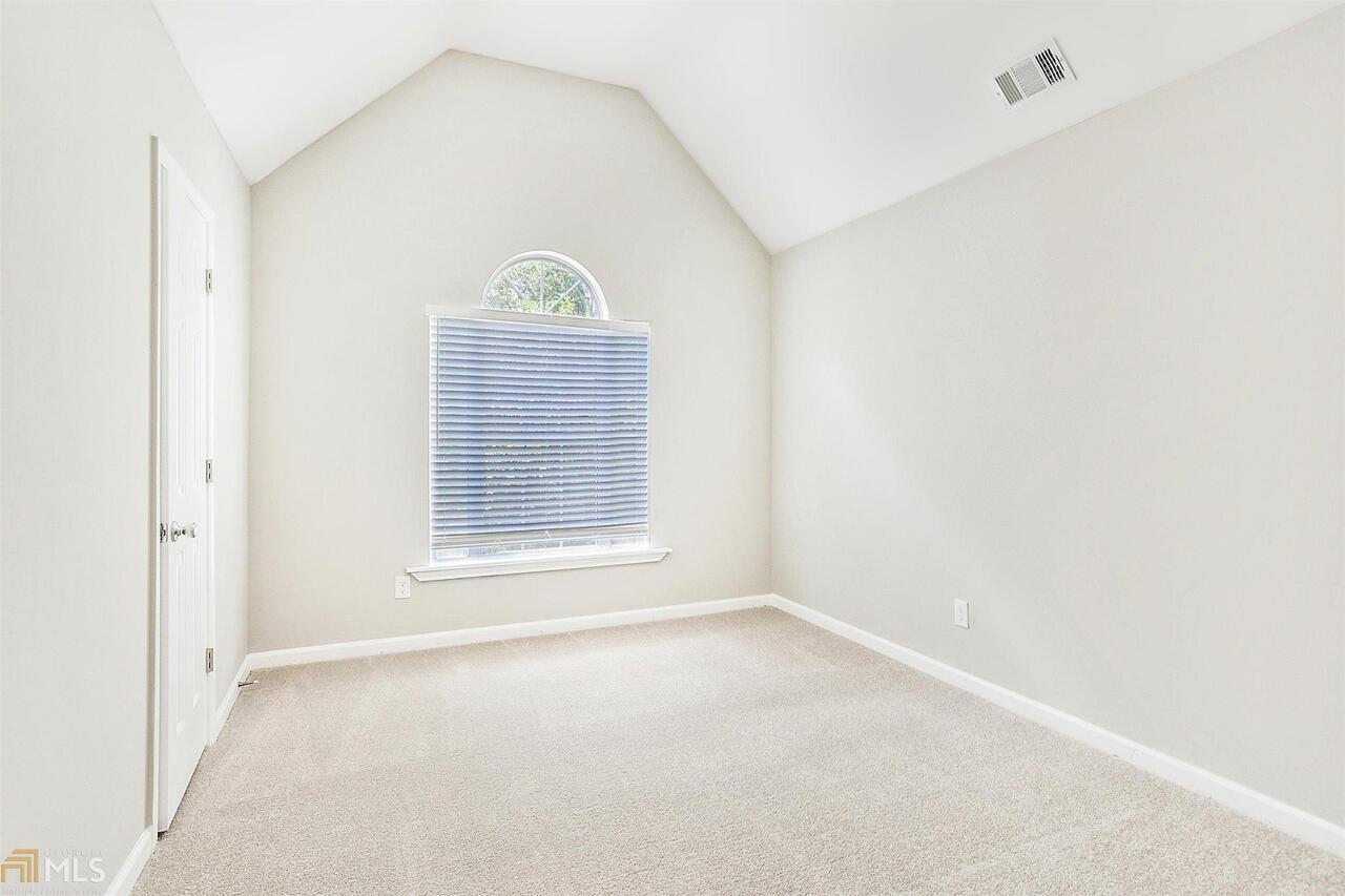 Lakeside Manor - Residential Lease