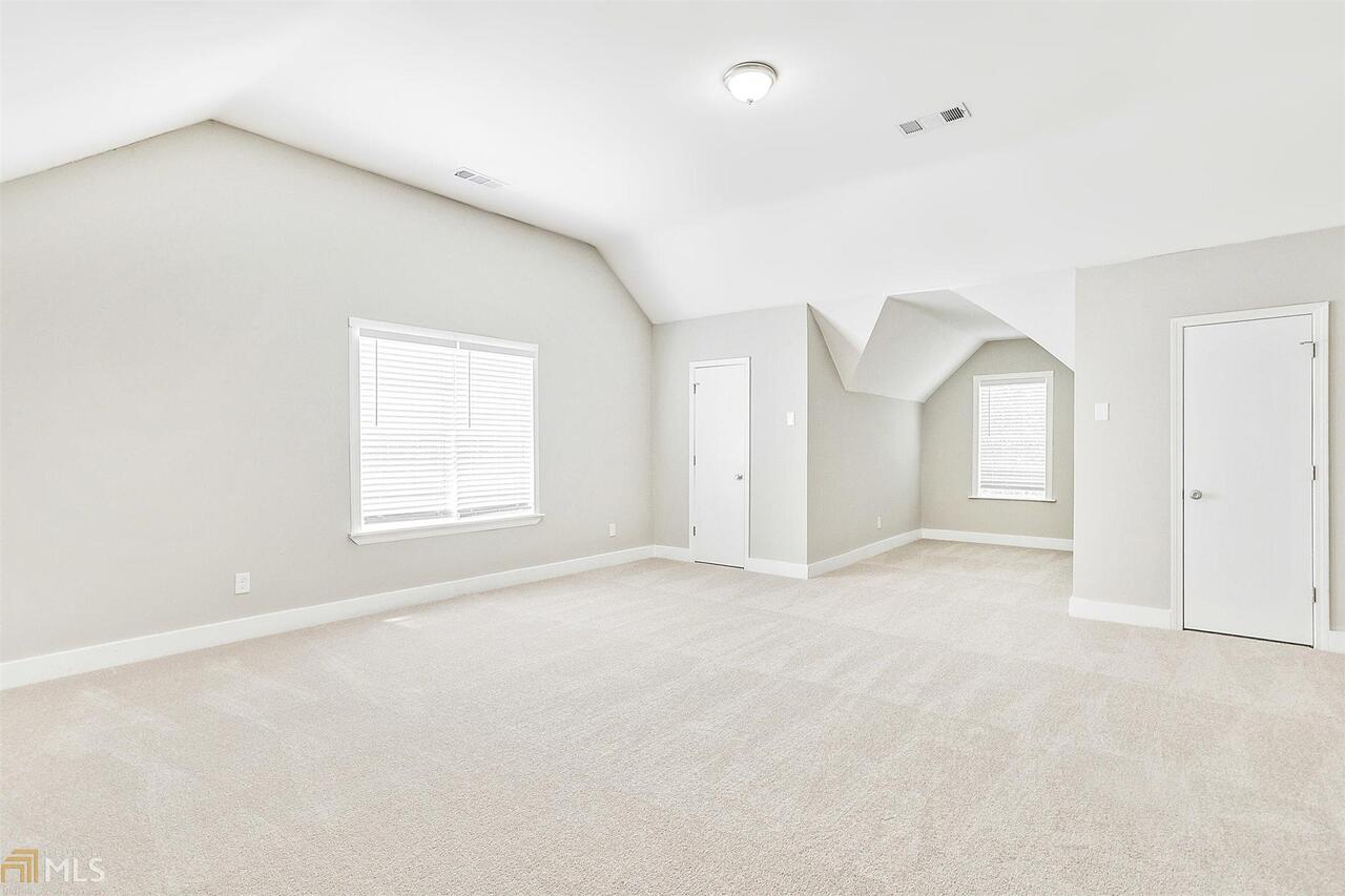 Lakeside Manor - Residential Lease