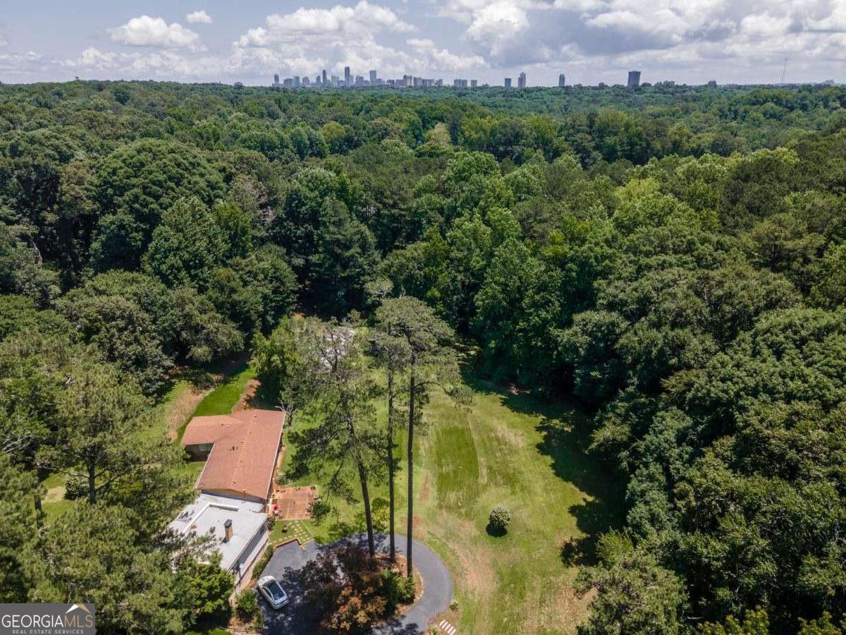 1361 W Wesley RD NW