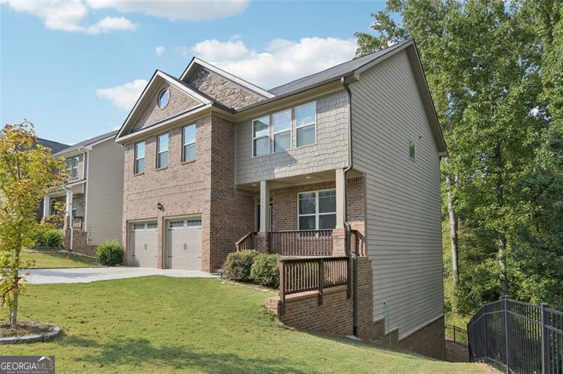1669 E Brook DR