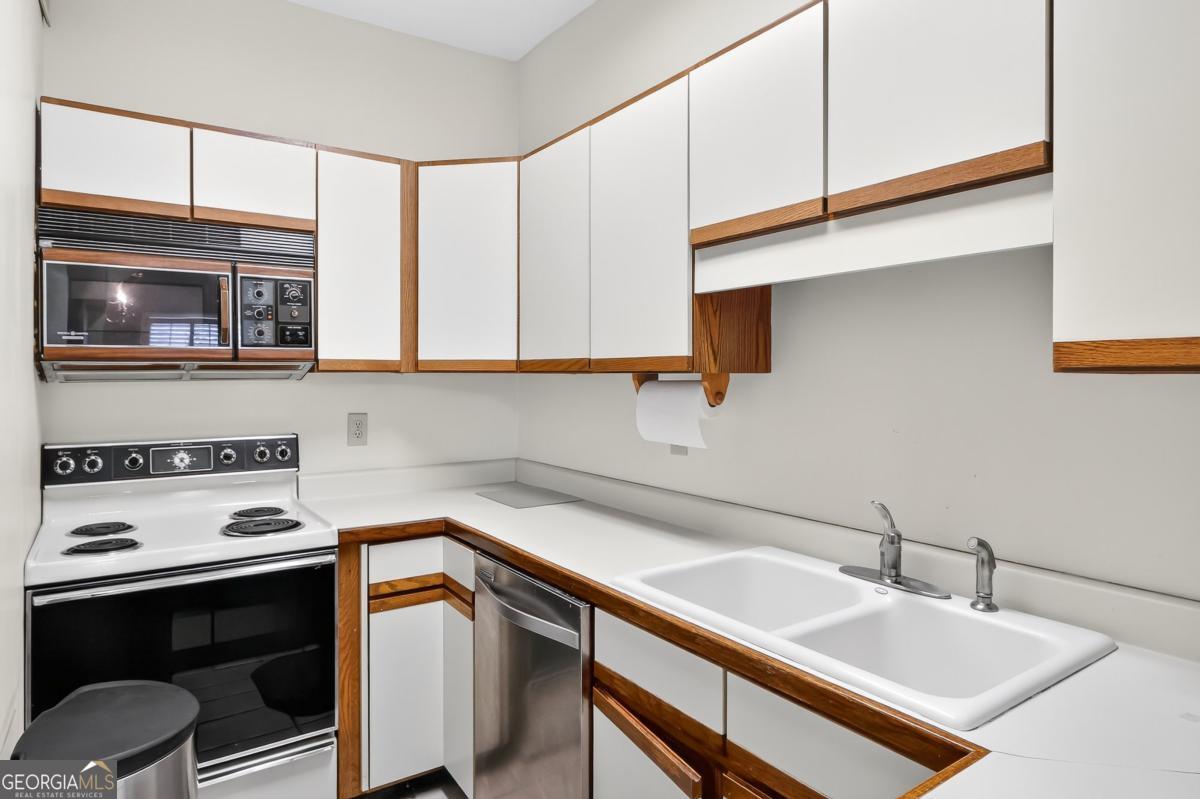 2197 Spring Walk CT
