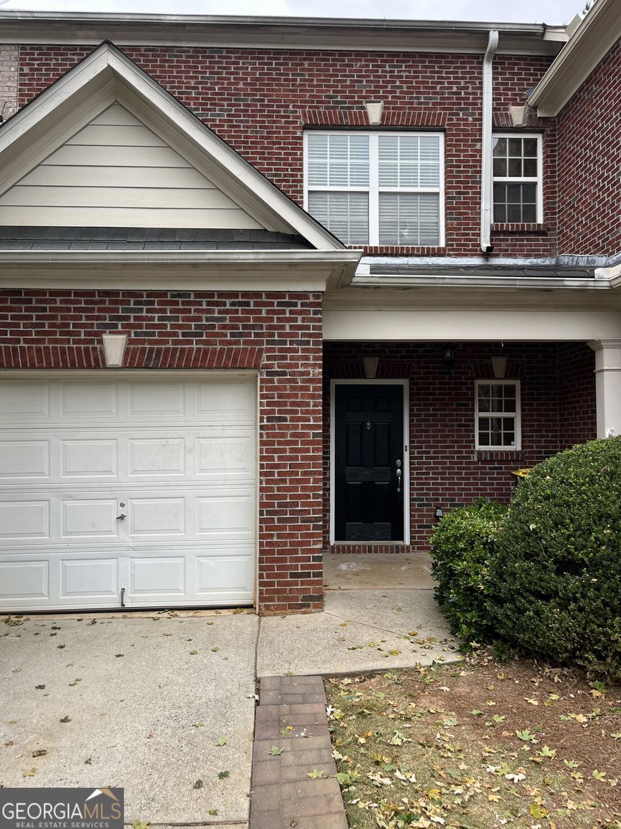 Adorable 3 Bedroom 2 1/2 Bath Townhome in the Heart of a very desirable neighborhood in Newnan. The neighborhood offers High-end amenities such as a Pool, Clubhouse, Work out Center, Tennis Courts and more. 1,660 Square Feet with Brand New Carpet, Fresh Paint, new A/C unit & new water heater.