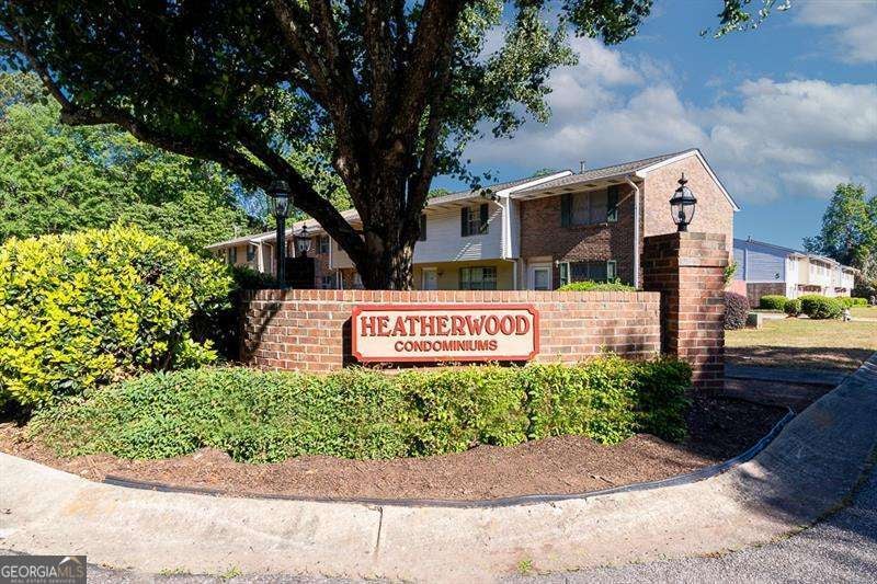 501 Carlton RD 2E