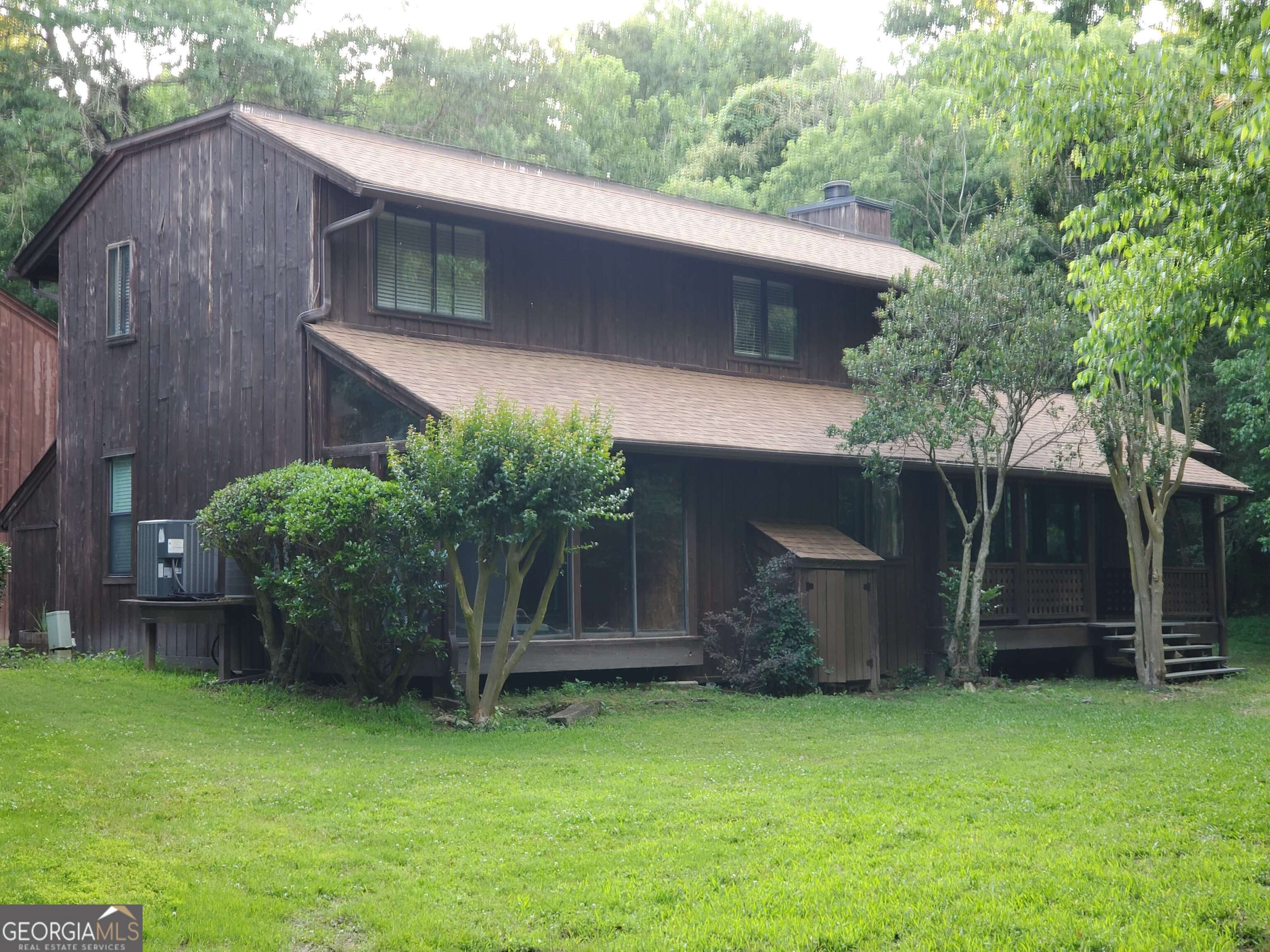 36 Fairway LN
