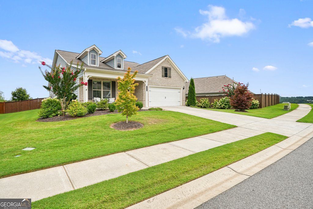 130 ROLLING HILLS PL