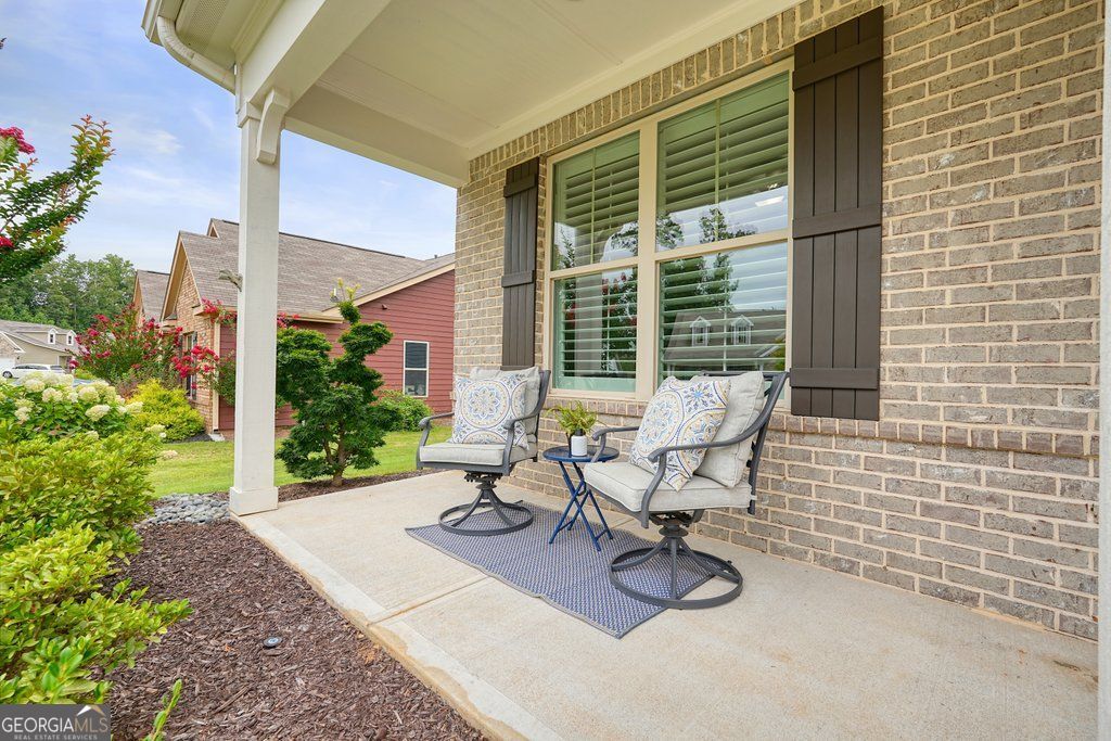 130 ROLLING HILLS PL