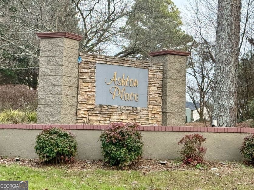 1990 Surrey Hill CIR