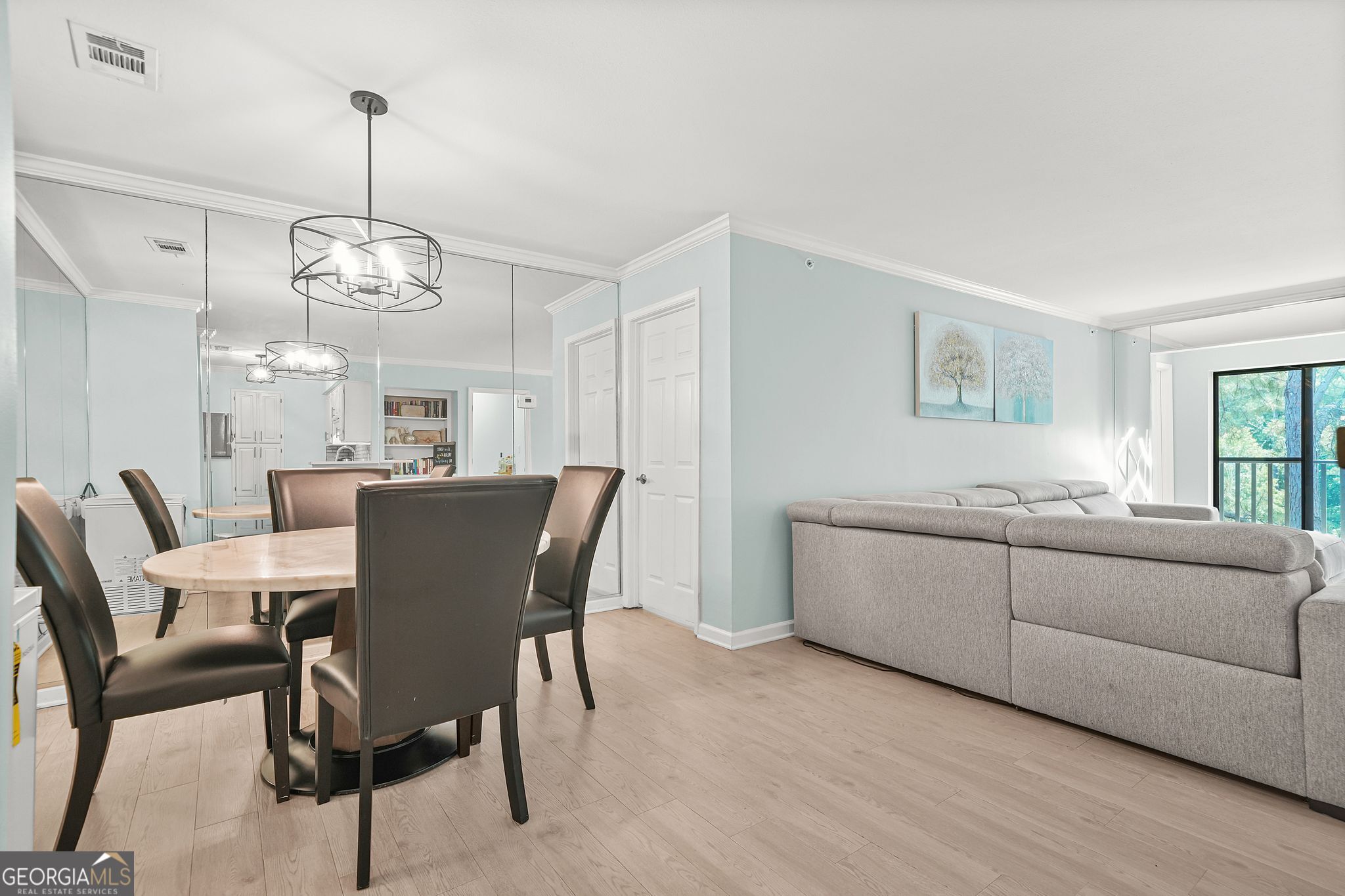 Atlanta, Georgia 30324, United States, 2 Bedrooms Bedrooms, ,2 BathroomsBathrooms,Residential,Active,158257