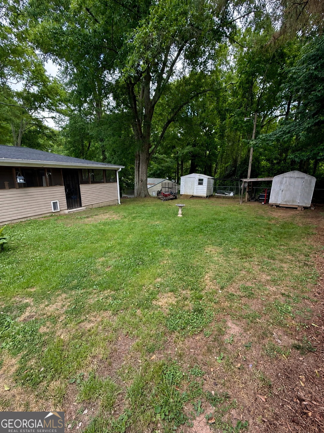 202 Bryan ST W