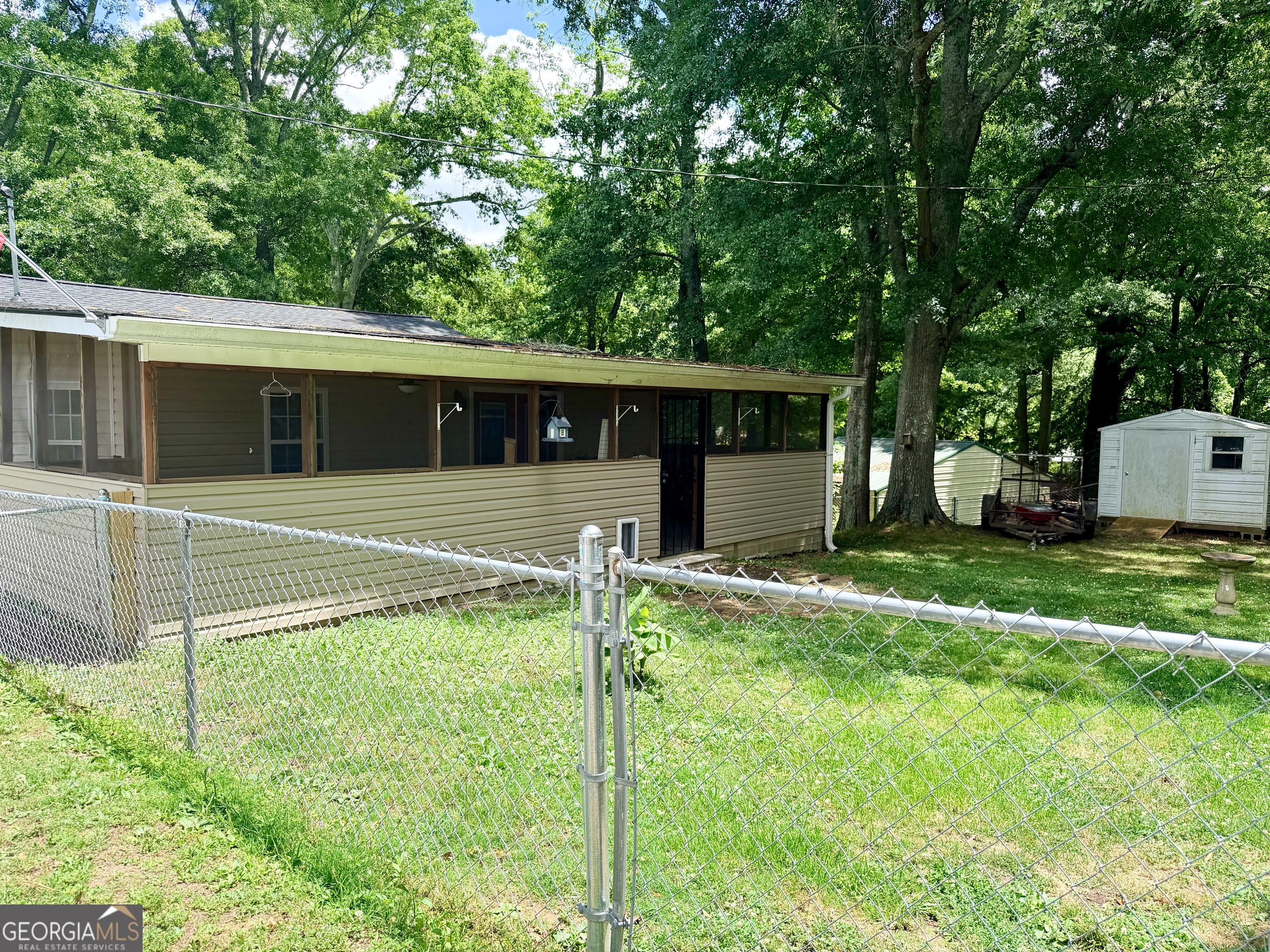 202 Bryan ST W