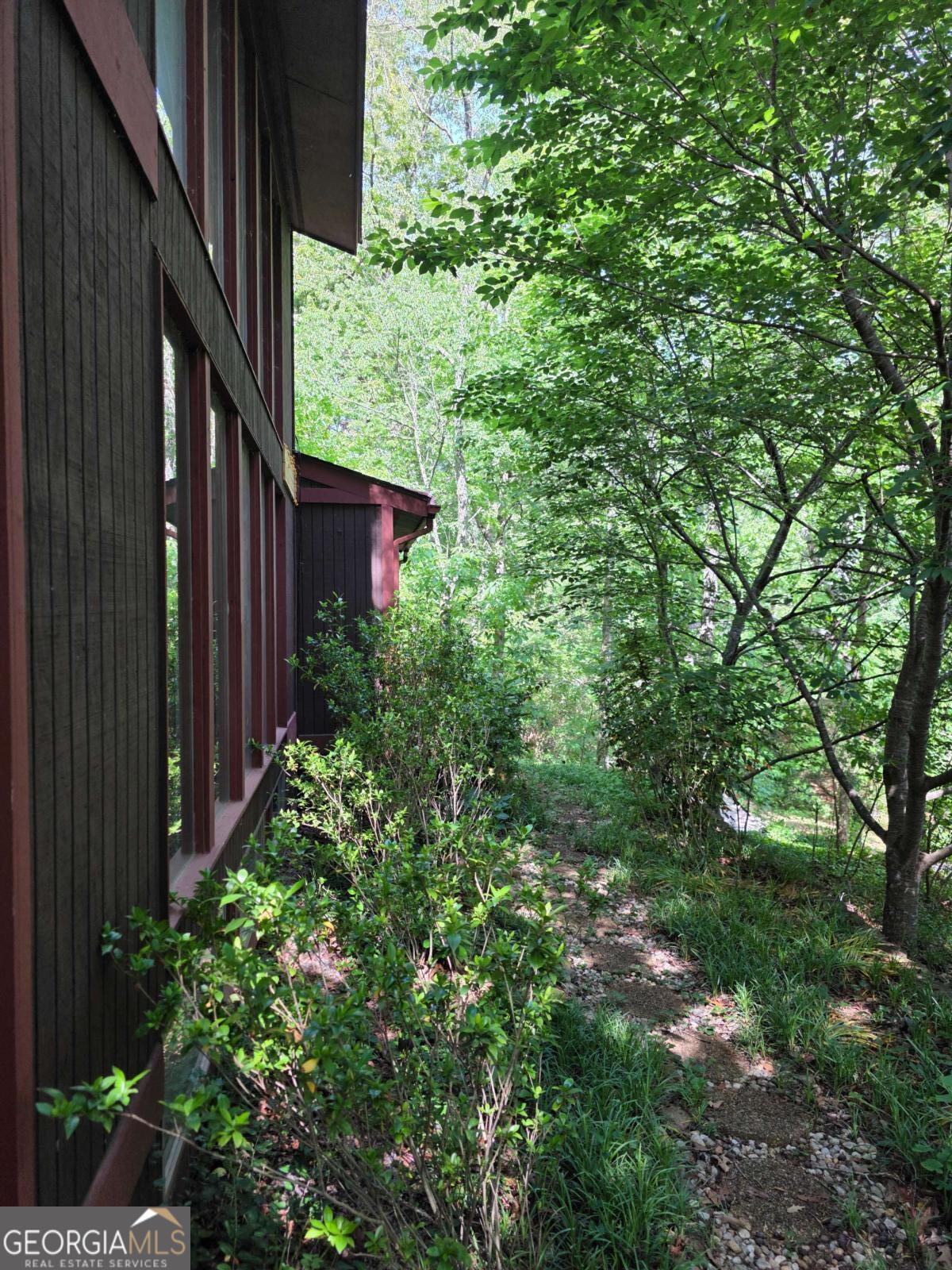 406 Vivian WAY