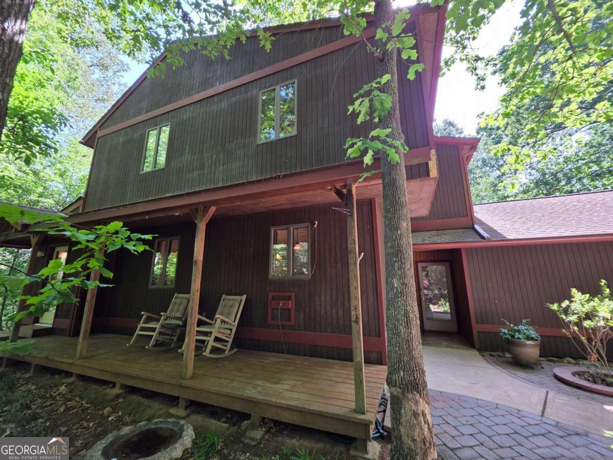 406 Vivian WAY