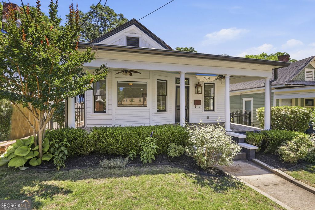 Photo of 704 Oakland Avenue SE, Atlanta, GA 30315 (MLS # 10765771)
