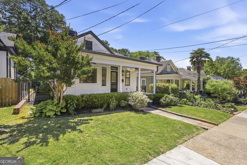 Photo of 704 Oakland Avenue SE, Atlanta, GA 30315 (MLS # 10765771)