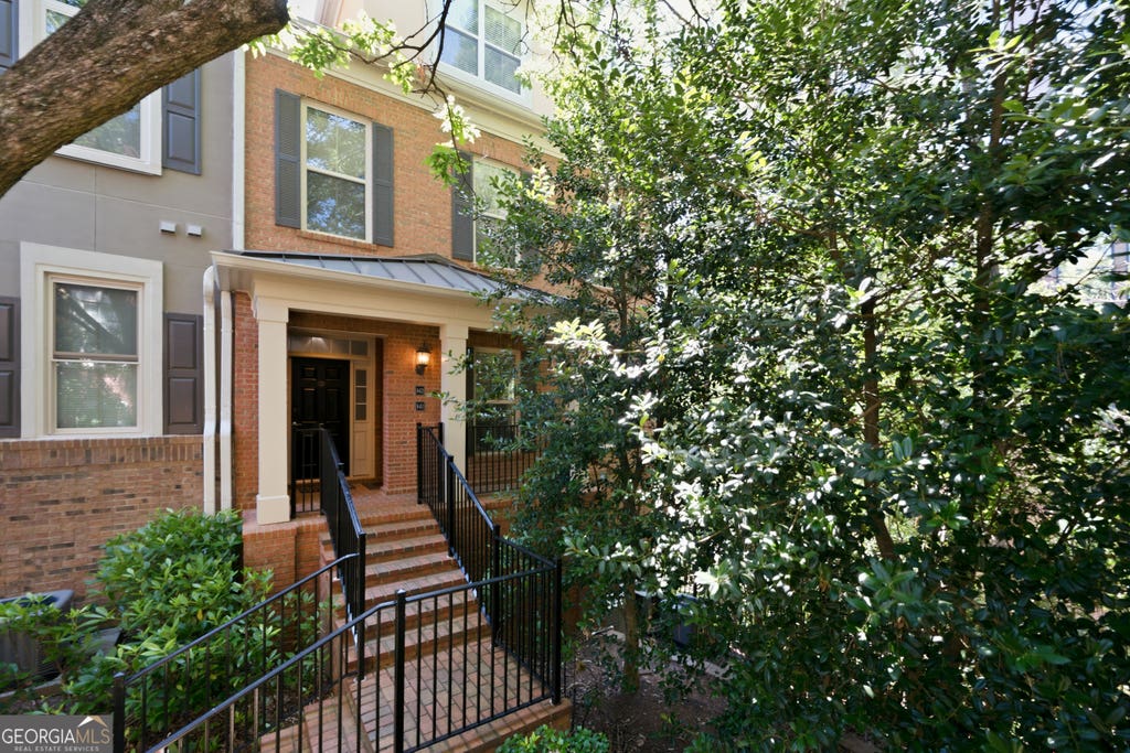 Photo of 841 Perimeter Walk, Dunwoody, GA 30338 (MLS # 10802898)