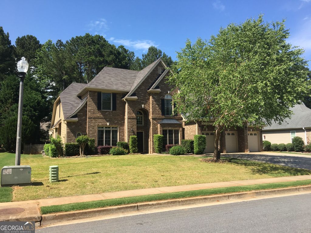 Photo of 206 Lake Forest Drive, Newnan, GA 30265 (MLS # 10687096)