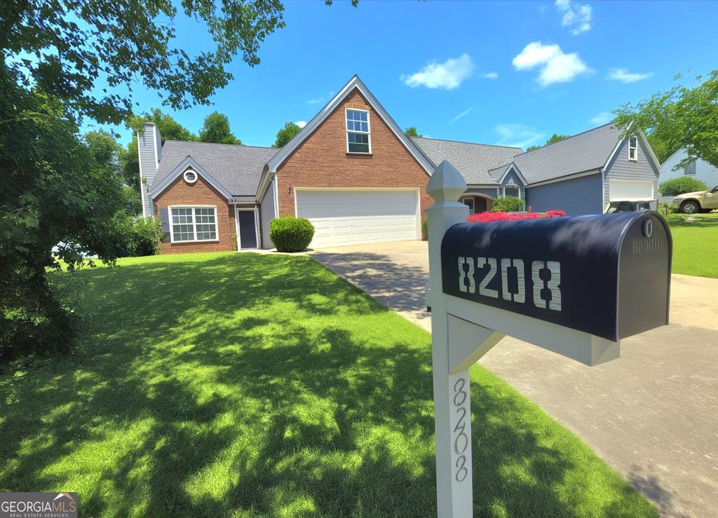 Photo of 8208 Wynfield Drive, Jonesboro, GA 30238 (MLS # 10783043)
