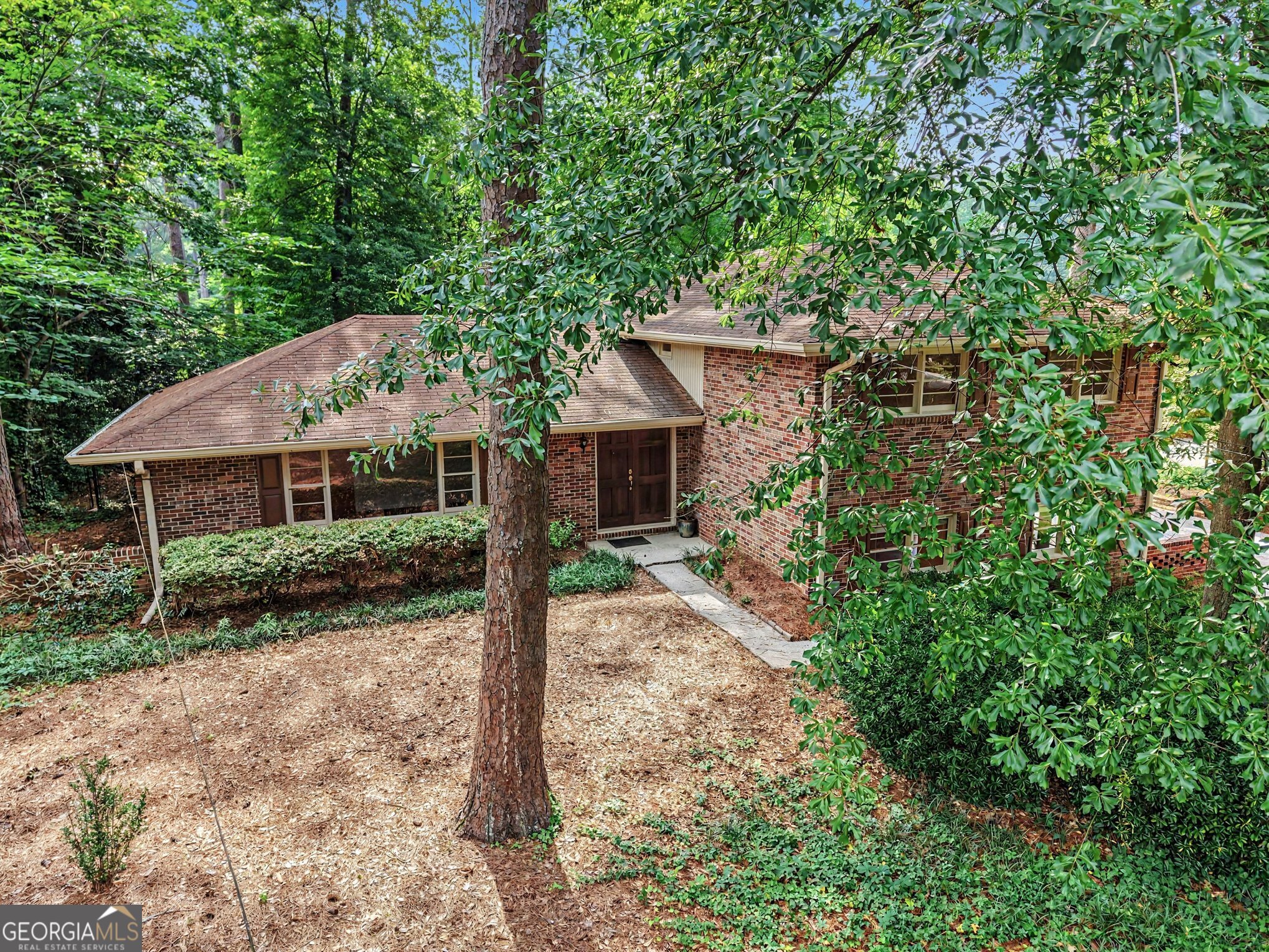 2113 Lavista CIR