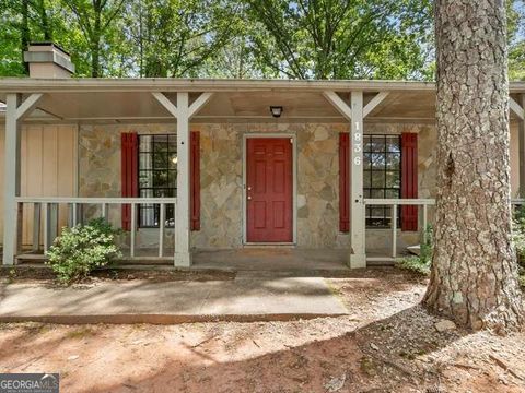 Photo of 1836 Gingham Court, Lithonia, GA 30058 (MLS # 10638950)
