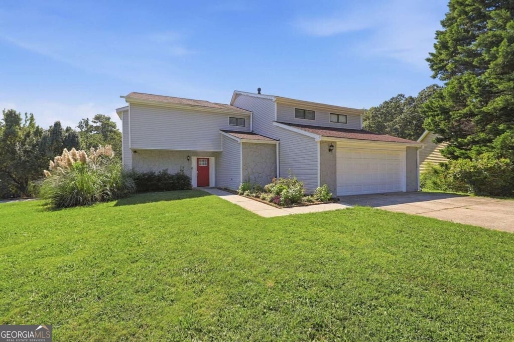 Photo of 5006 Stoney Point Circle, Stone Mountain, GA 30088 (MLS # 10851205)
