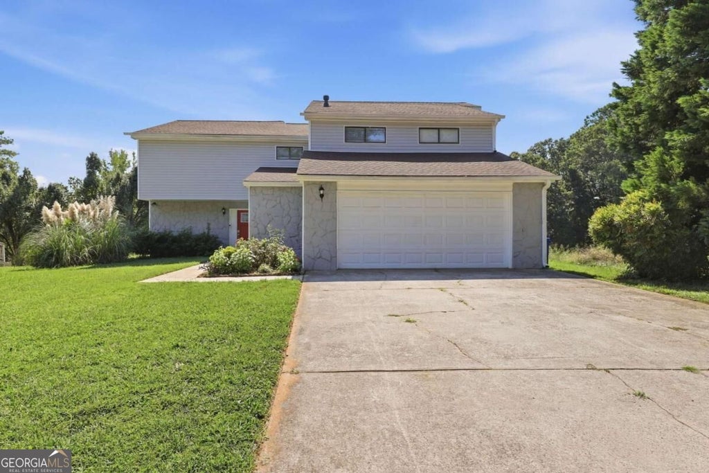 Photo of 5006 Stoney Point Circle, Stone Mountain, GA 30088 (MLS # 10851205)