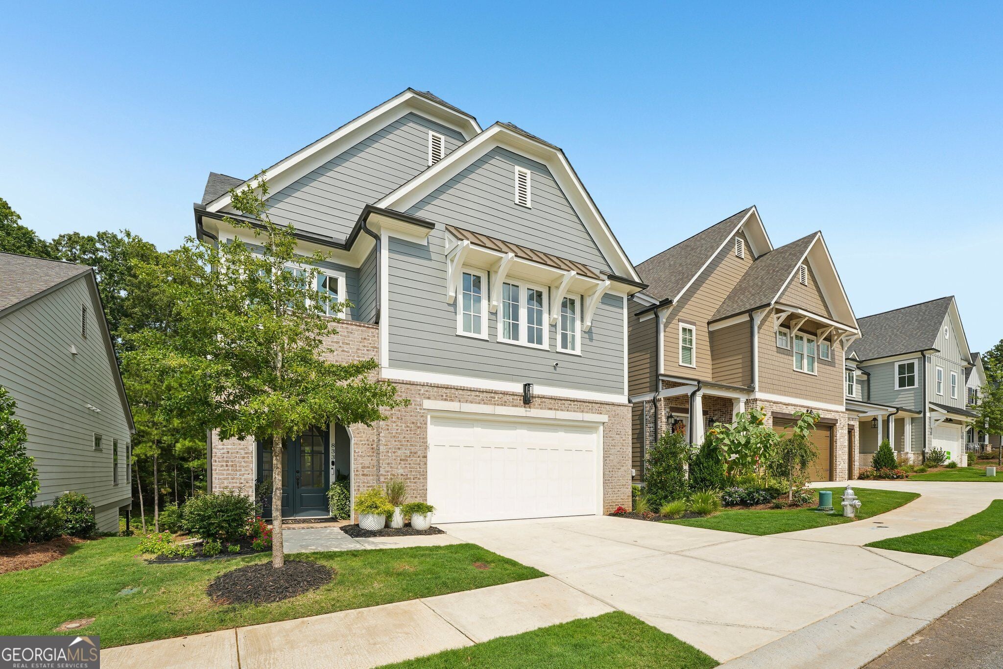 833 Lakemont DR