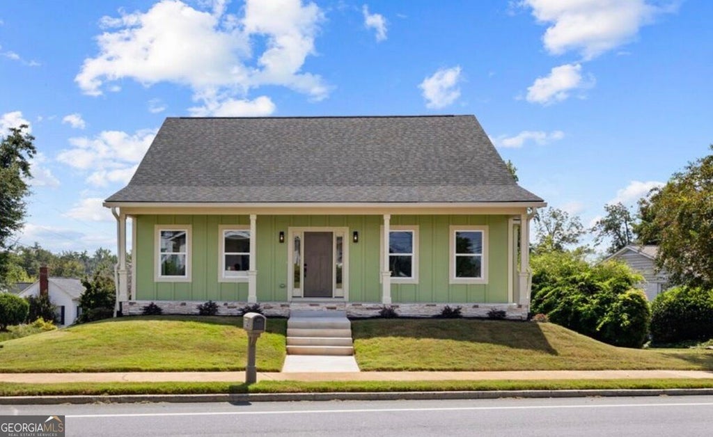 Photo of 112 Lagrange Street, Newnan, GA 30263 (MLS # 10850507)