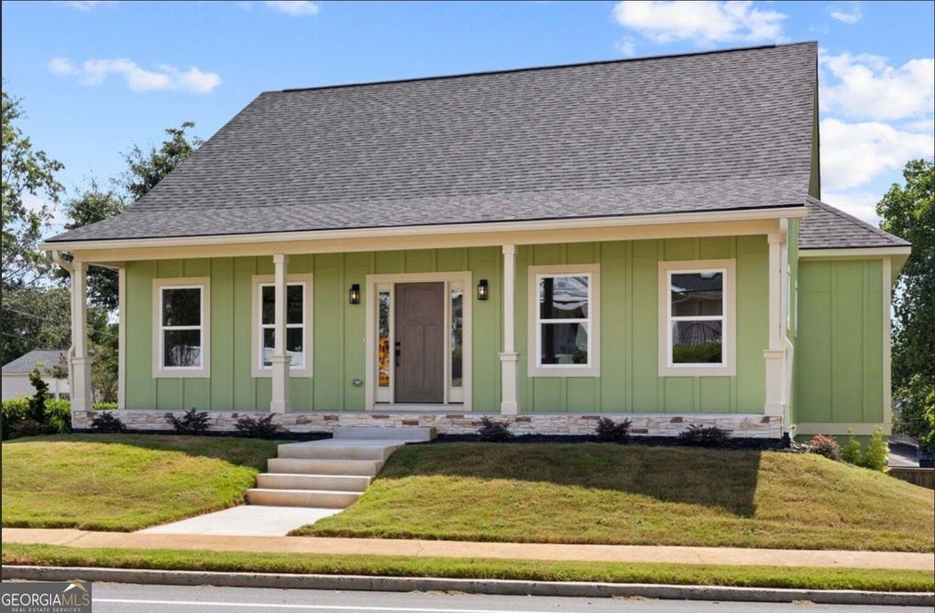 Photo of 112 Lagrange Street, Newnan, GA 30263 (MLS # 10850507)
