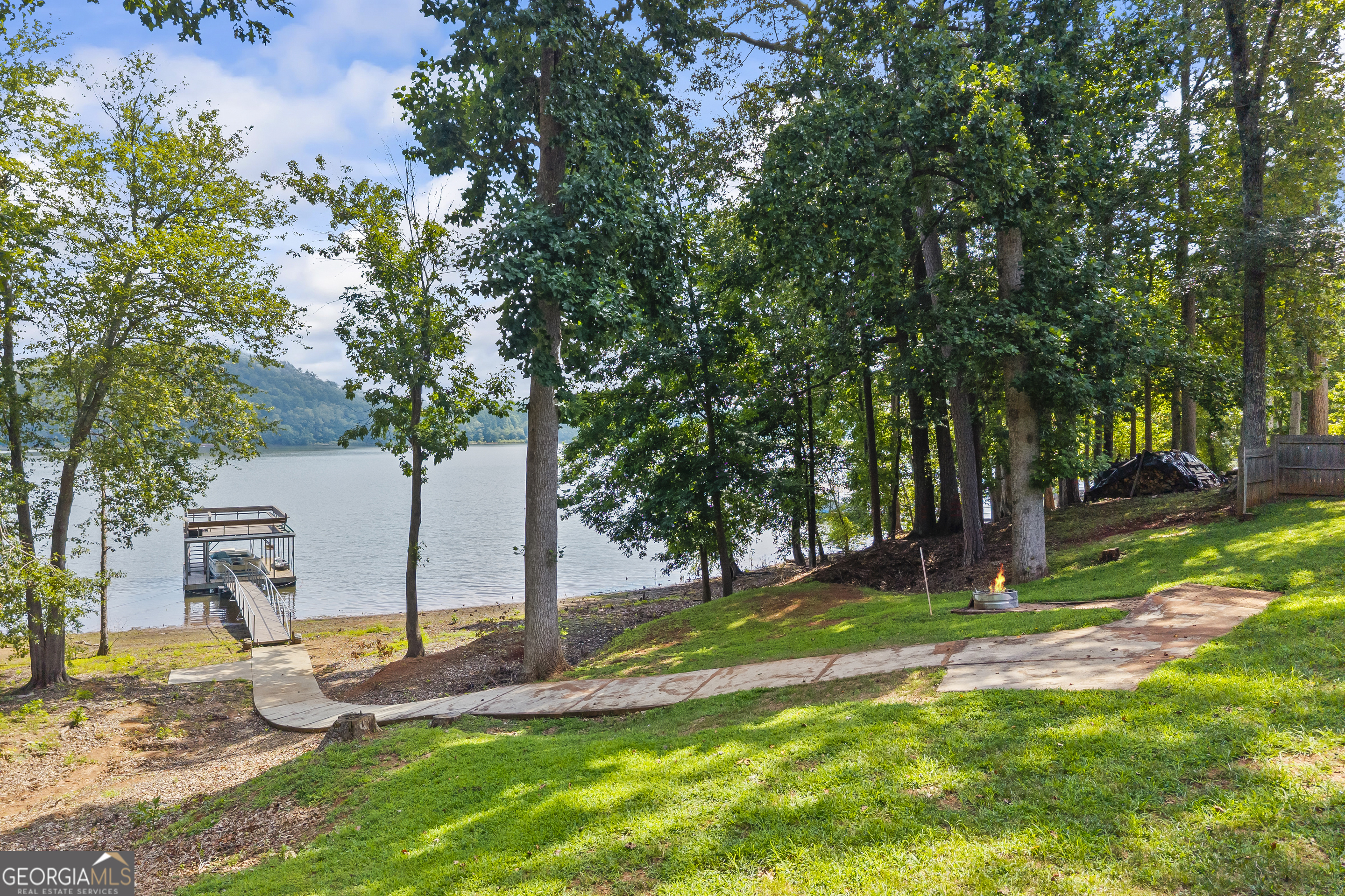 Toccoa, Georgia 30577, United States, 3 Bedrooms Bedrooms, ,3 BathroomsBathrooms,Residential,Active,174913