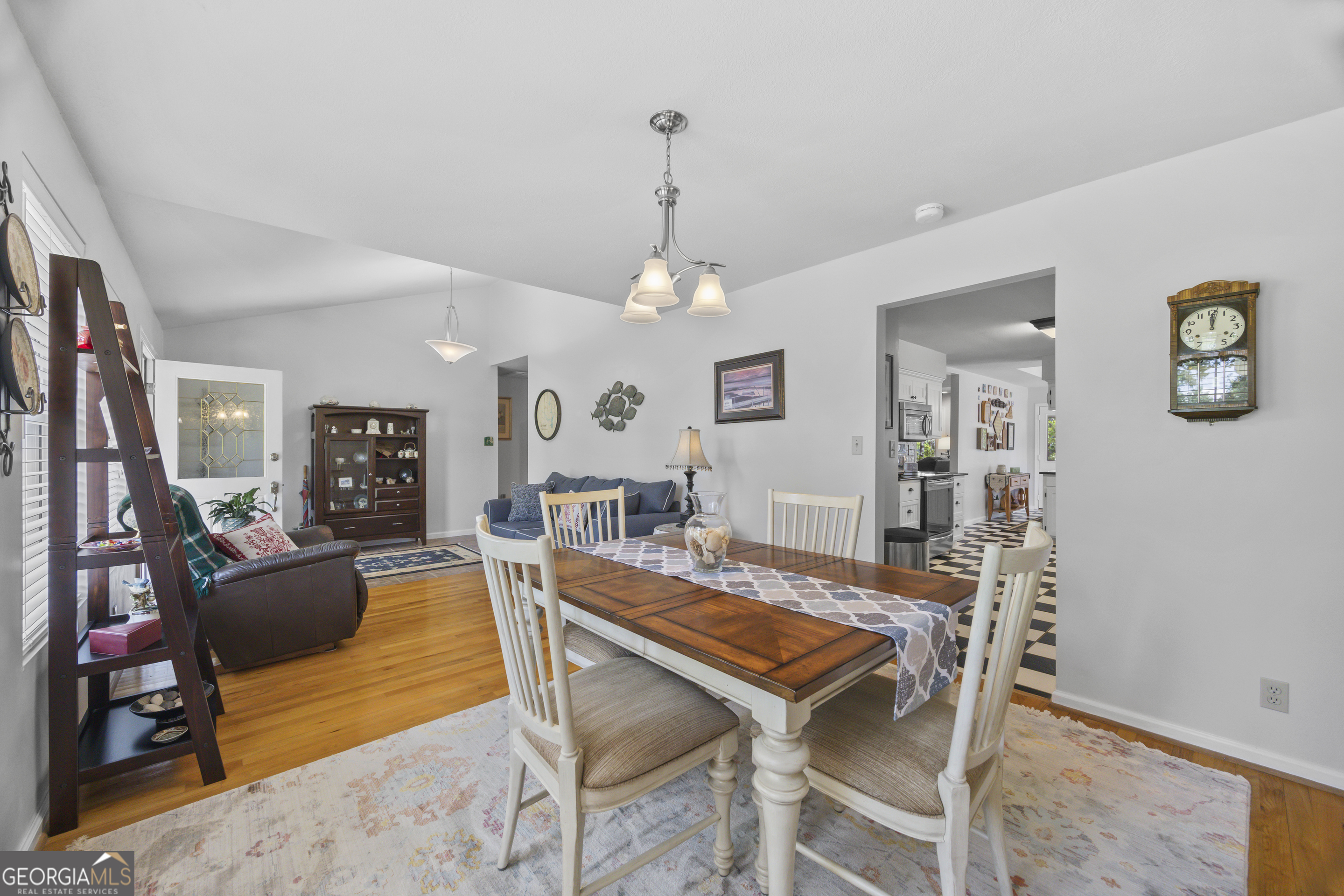 Toccoa, Georgia 30577, United States, 3 Bedrooms Bedrooms, ,3 BathroomsBathrooms,Residential,Active,174913