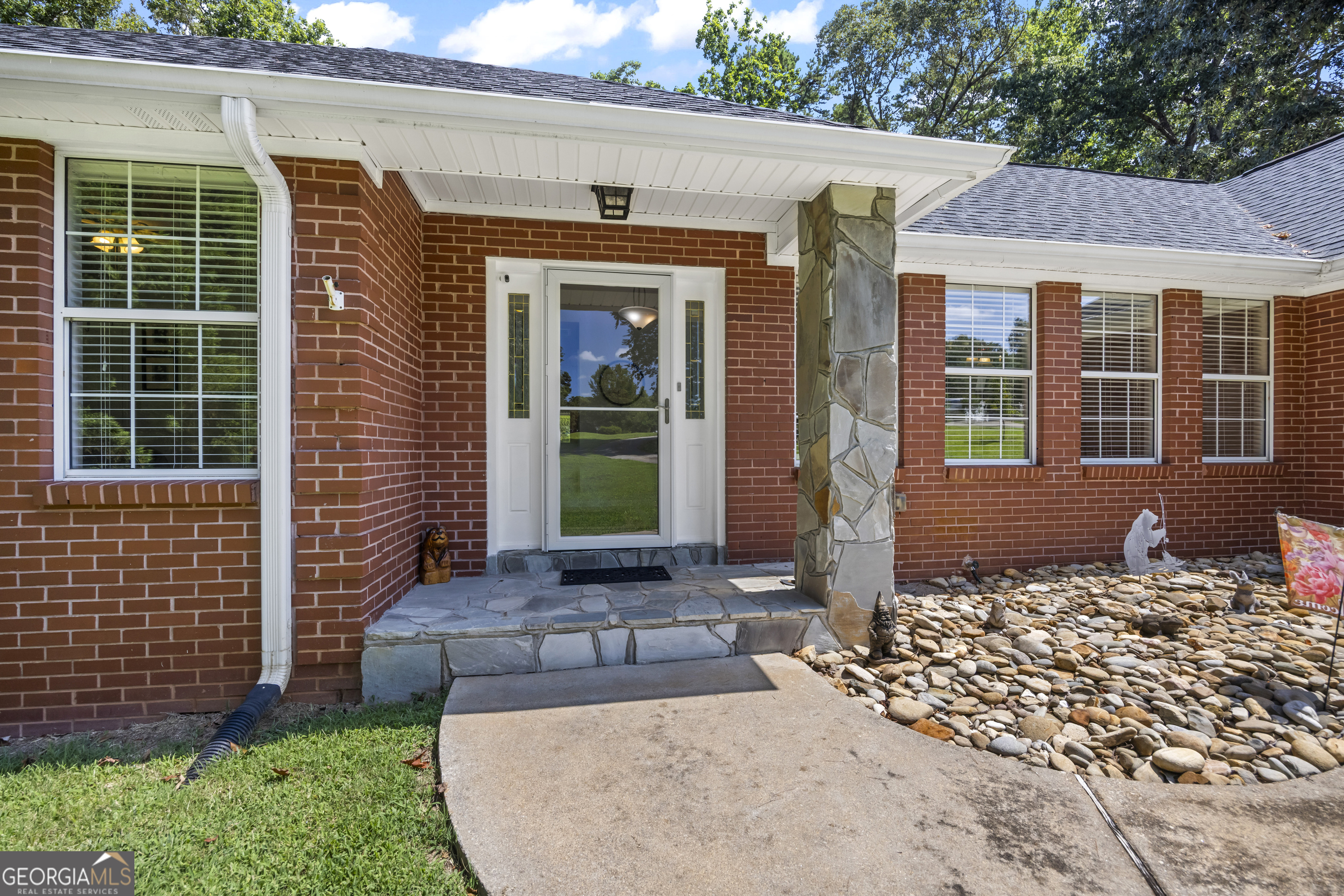 Toccoa, Georgia 30577, United States, 3 Bedrooms Bedrooms, ,3 BathroomsBathrooms,Residential,Active,174913