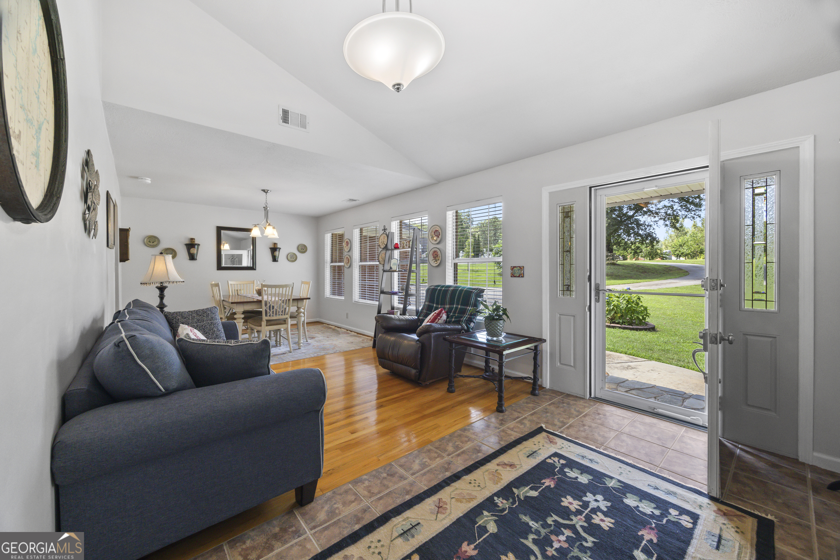 Toccoa, Georgia 30577, United States, 3 Bedrooms Bedrooms, ,3 BathroomsBathrooms,Residential,Active,174913