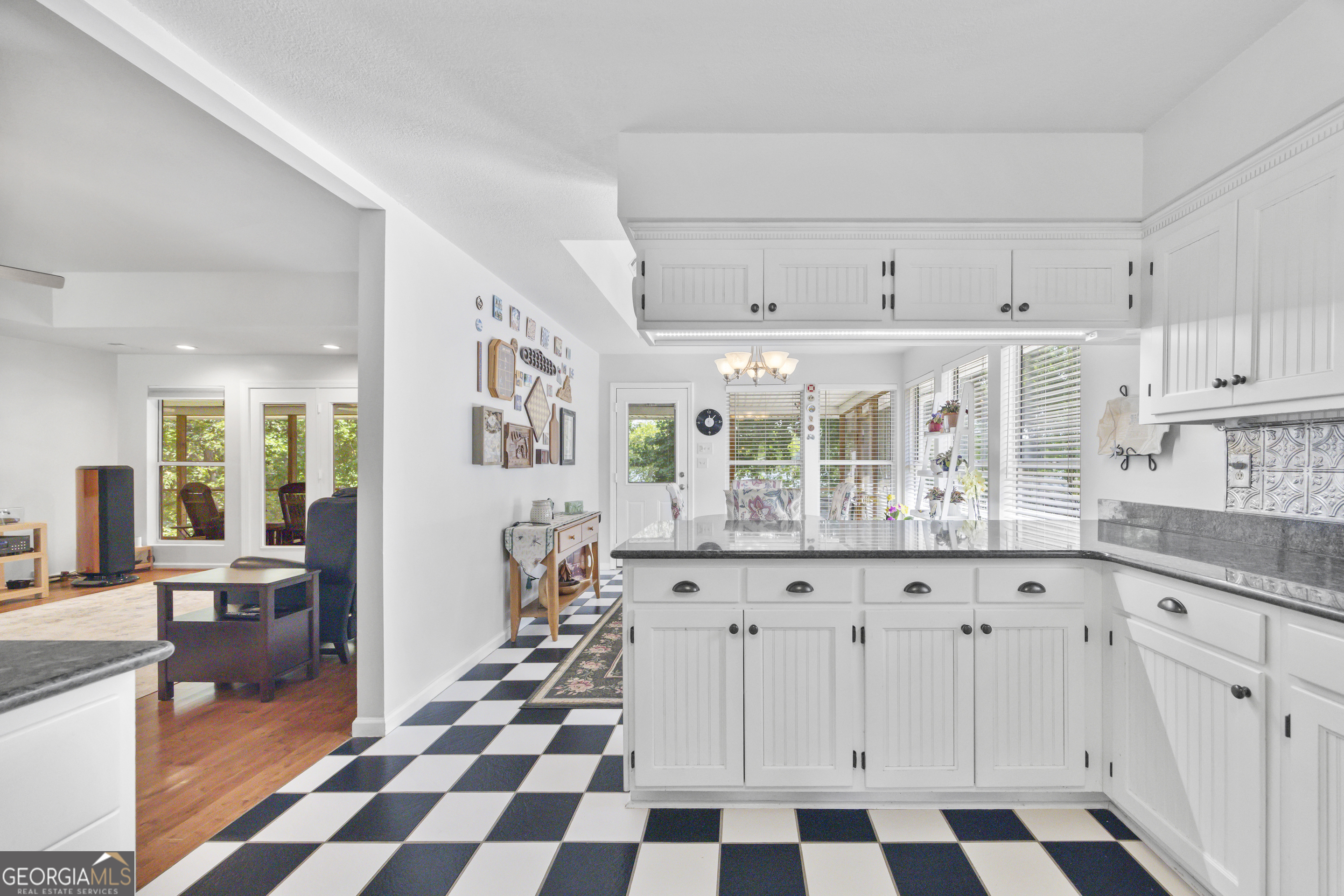 Toccoa, Georgia 30577, United States, 3 Bedrooms Bedrooms, ,3 BathroomsBathrooms,Residential,Active,174913