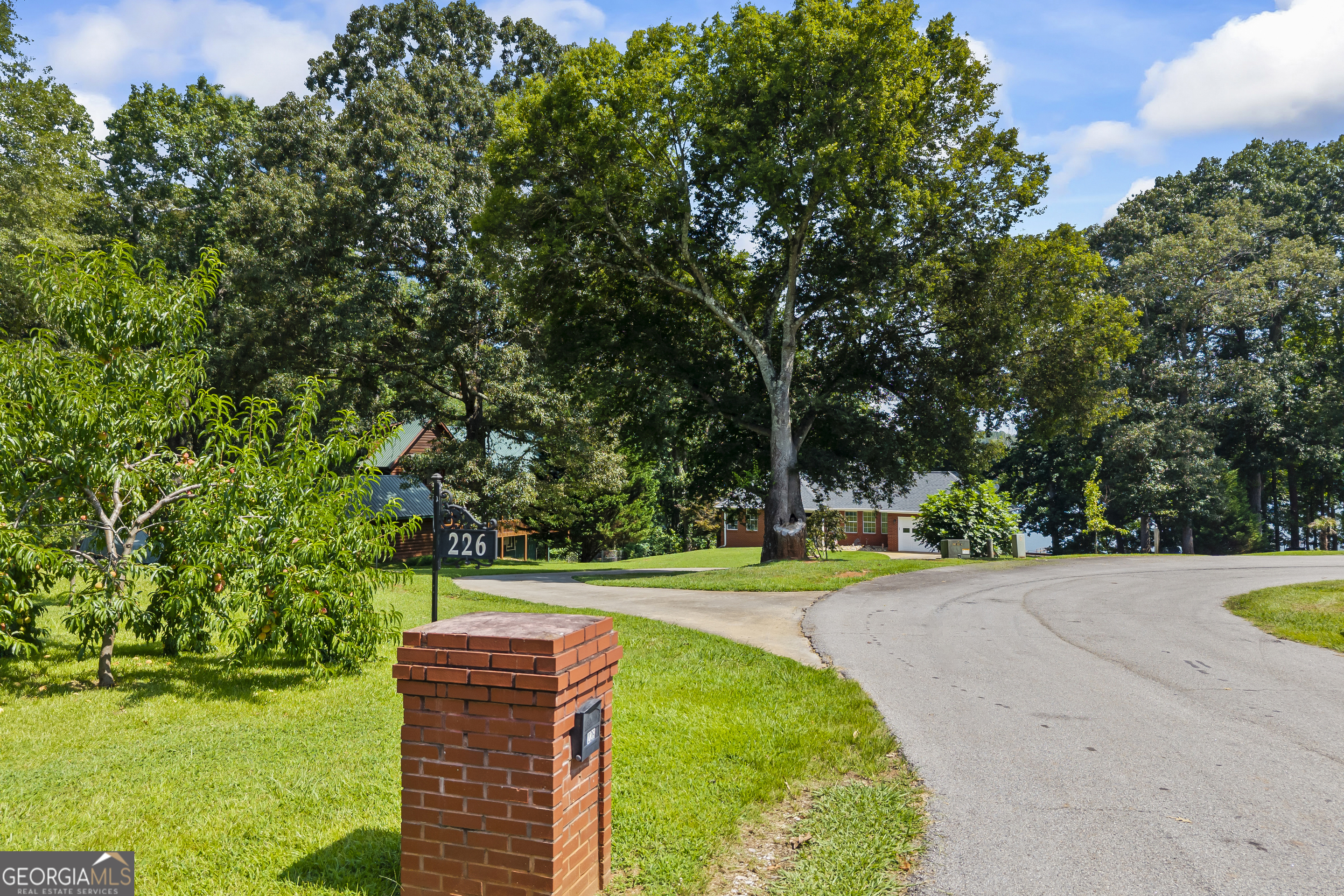 Toccoa, Georgia 30577, United States, 3 Bedrooms Bedrooms, ,3 BathroomsBathrooms,Residential,Active,174913