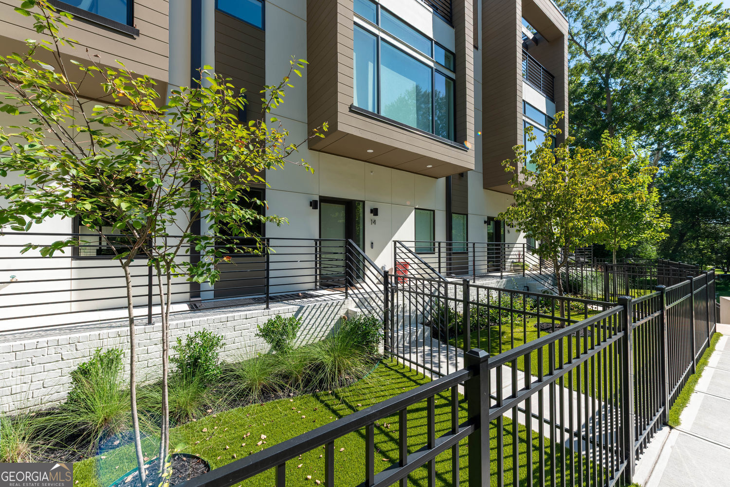 1099 North AVE NE 14