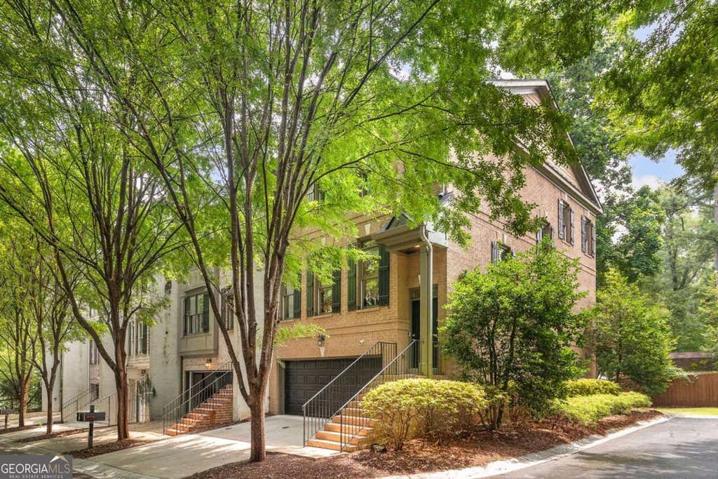 Photo of 14 Oakhurst Common Drive, Decatur, GA 30030 (MLS # 10814778)