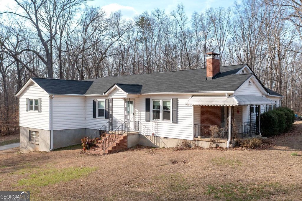 Photo of 437 SE Cooper Lake Road SE, Mableton, GA 30126 (MLS # 10705376)