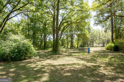 A home in Blackshear